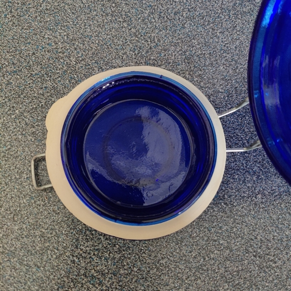 Vintage (80s or 90s) tall Cobalt Blue 💙 Glass Canister with hinged lid - Picture 11 of 14